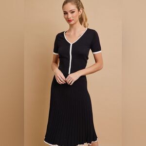 Evelyn Black and White V-Neck Skirt Set